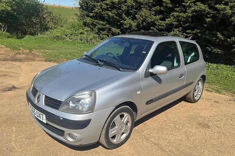 Used 2005 Renault Clio II Dynamique Hatchback | £1,595 (Fair price) - Image 1/1