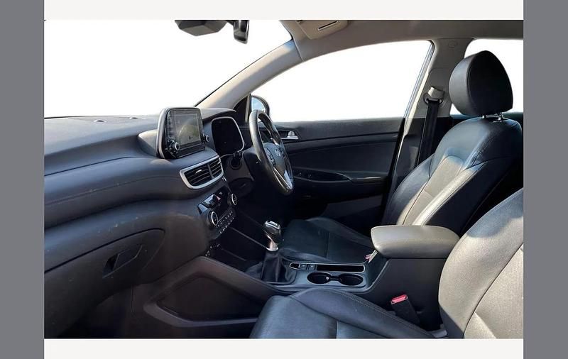 Used Hyundai Tucson Premium 129 HP (94 kW) 2018 Blue SUV