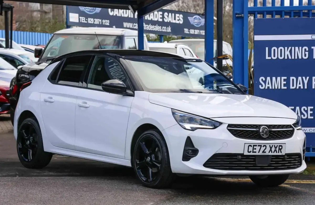 Second-hand Vauxhall Corsa GS Line 2022 Alb Hatchback