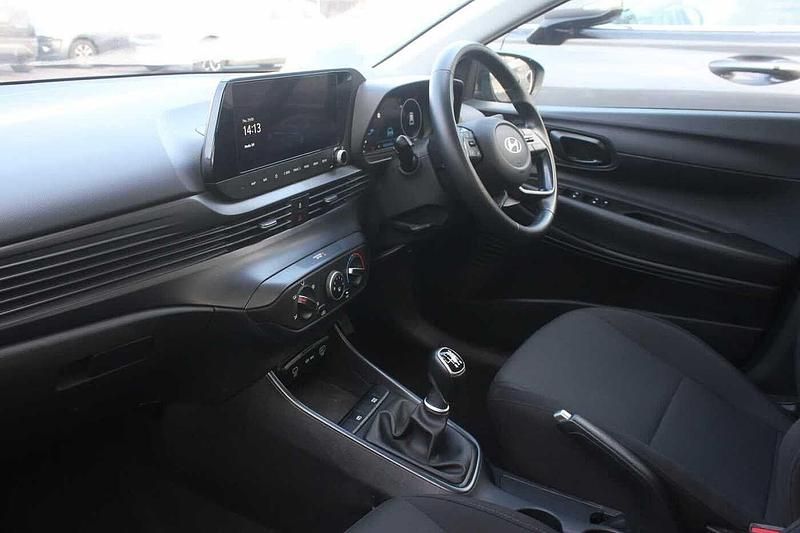 Used Hyundai i20 Advanced 101 HP (74 kW) 2024 Blue Hatchback