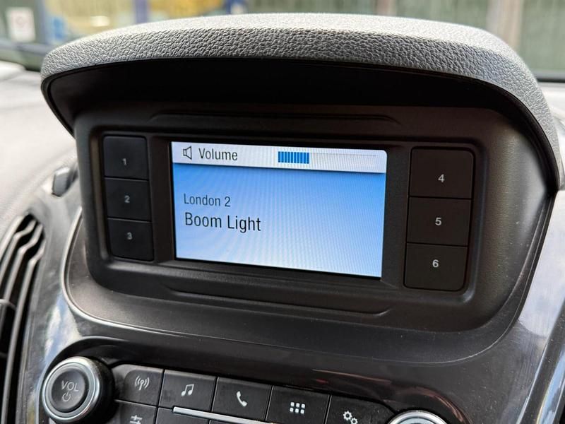 Used Ford Transit Sport 100 HP (73 kW) 2021 White Van