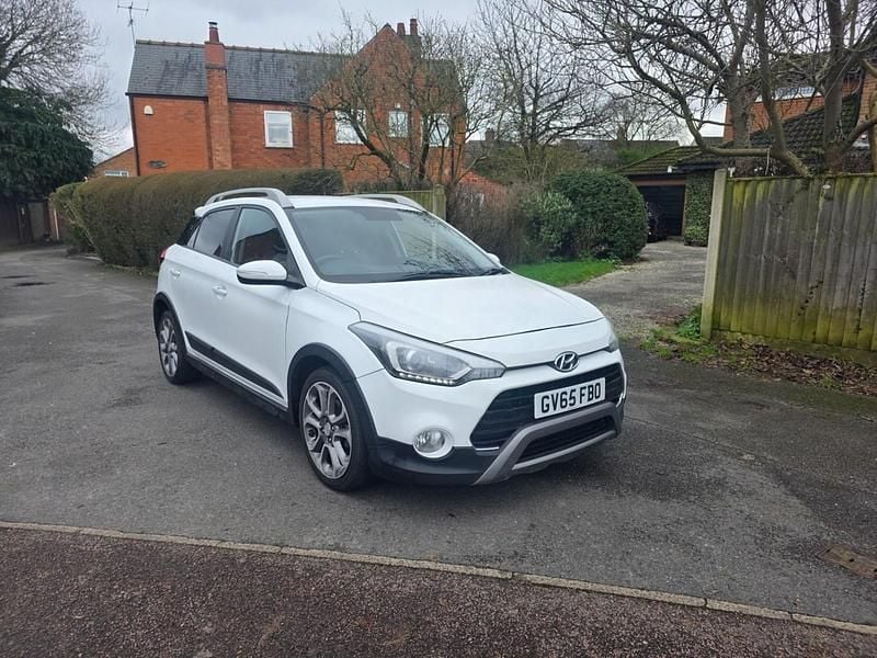 Used Hyundai i20 Active 2016 White Hatchback