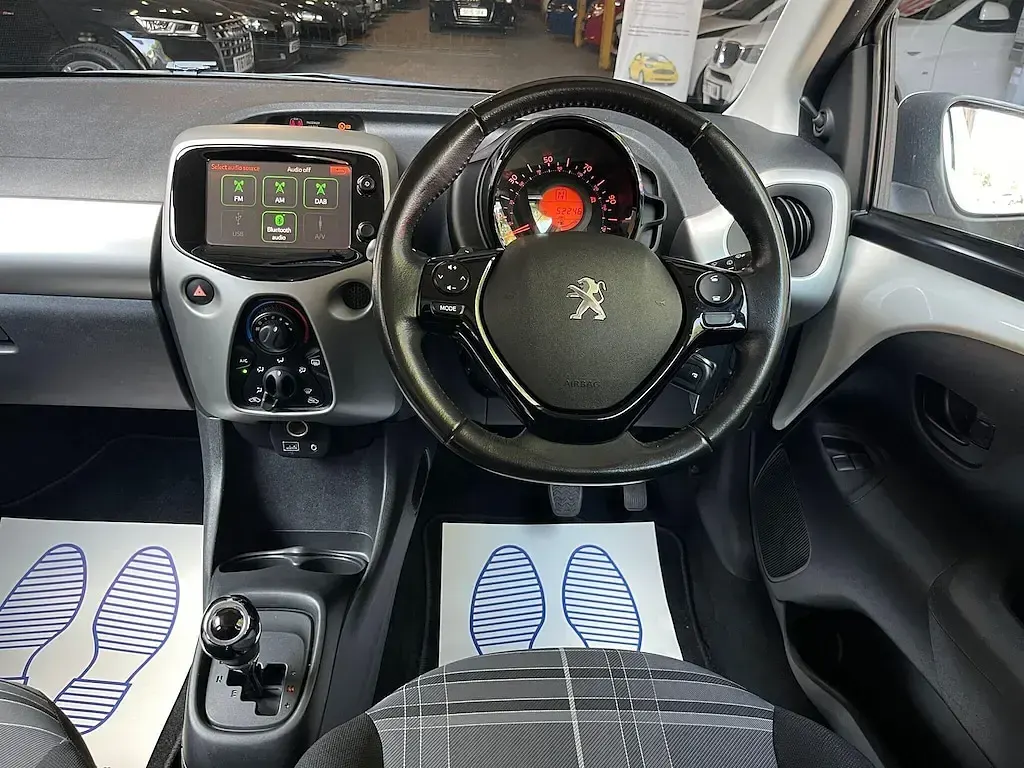 Used Peugeot 108 Active 68 HP (50 kW) 2018 White Hatchback