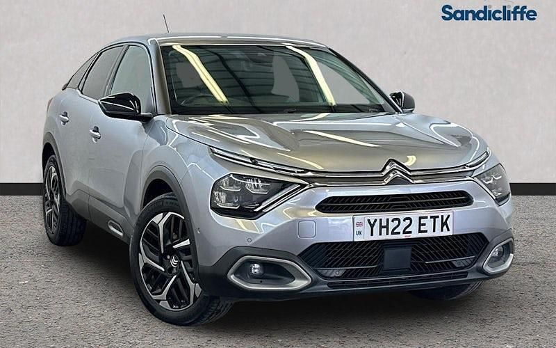 Używany Citroën C4 Shine 110 KM (80 kW) 2022 Hatchback