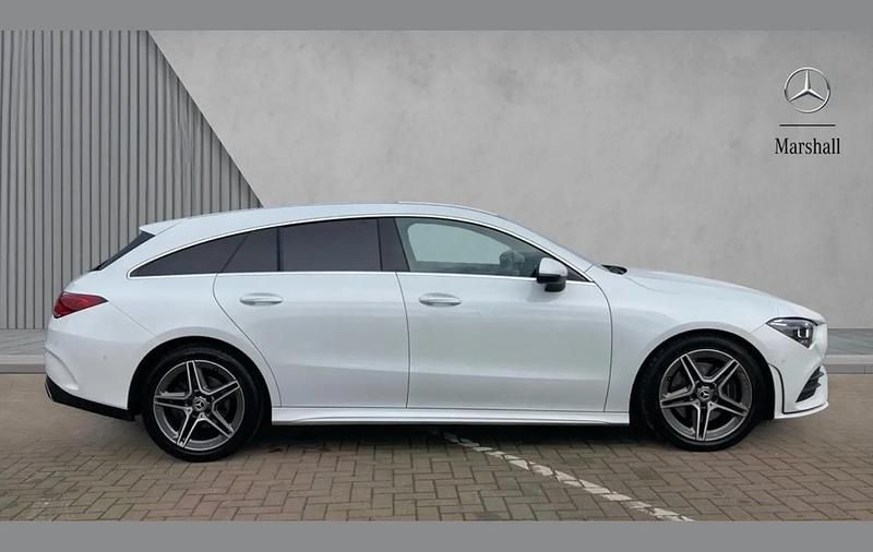 Used Mercedes CLA220 Shooting Brake AMG line 187 HP (137 kW) 2021 White Estate