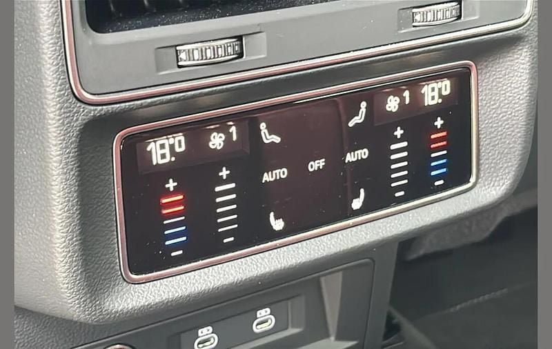 Begagnad Audi SQ8 Advanced 507 HK (372 kW) 2023 Svart SUV