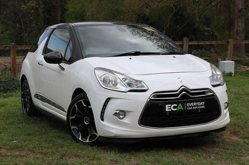 Begagnad Citroën DS3 110 HK (80 kW) 2013 Vit Halvkombi