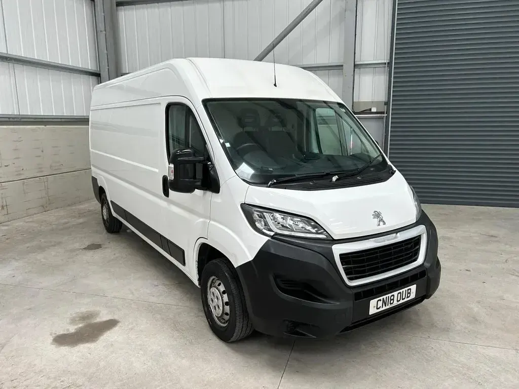 Used Peugeot Boxer 130 HP (95 kW) 2018 White Van
