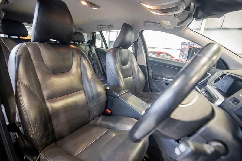 Used Volvo V60 CC 150 HP (110 kW) 2017 Bronze Estate