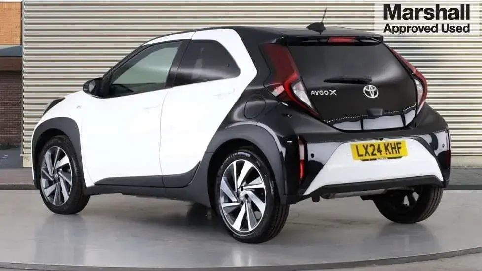 Used Toyota Aygo X 72 HP (52 kW) 2024 White SUV