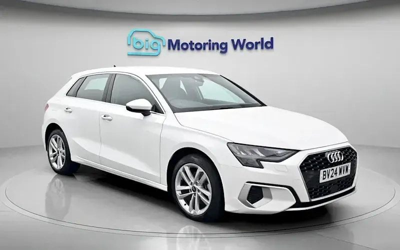 Used Audi A3 Sportback e-tron Sport 204 HP (150 kW) 2024 White Hatchback