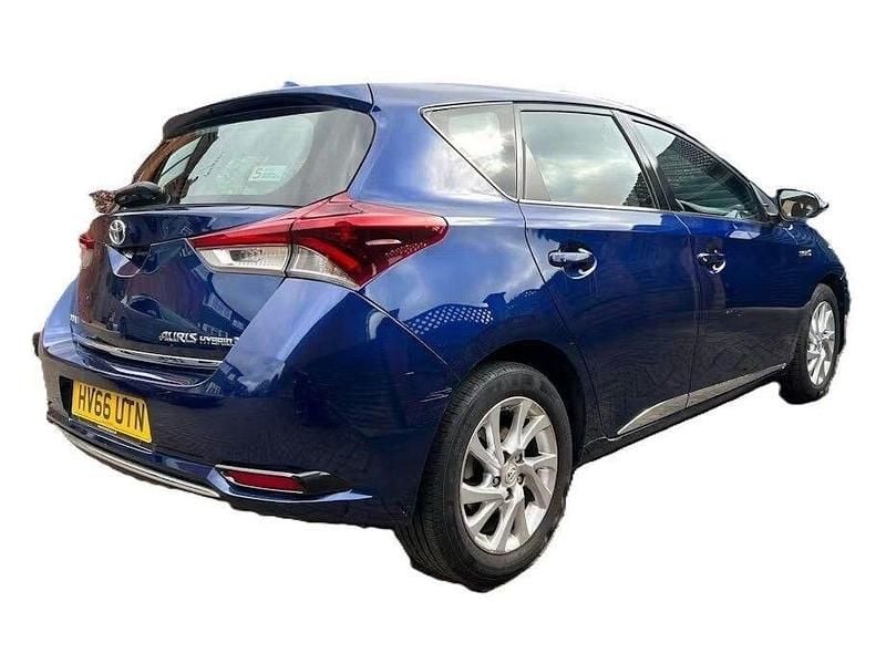 Used Toyota Auris Hybrid 136 HP (100 kW) 2016 Blue Hatchback