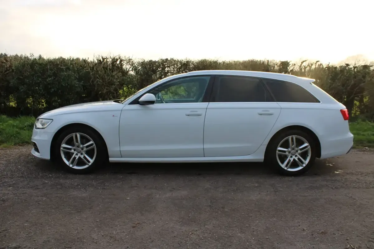 Begagnad Audi A6 S-Line 190 HK (139 kW) 2014 Vit Kombi