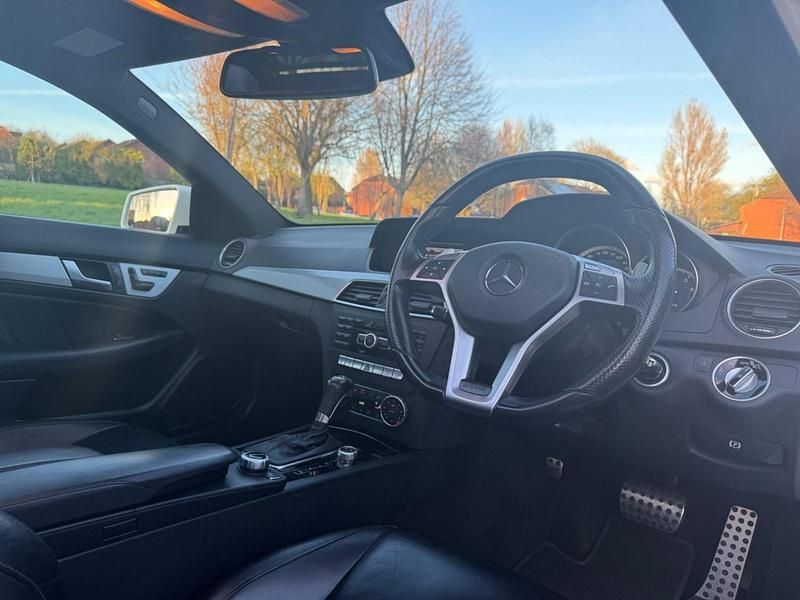 Used Mercedes C63 AMG 450 HP (330 kW) 2013 White Coupe