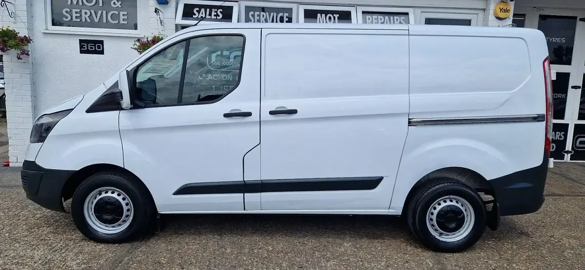 Used Ford Transit Custom 100 HP (73 kW) 2014 White Van