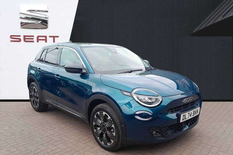 Green Used 2024 Fiat 600 La Prima SUV | £21,495 (Good price) - Image 1/3