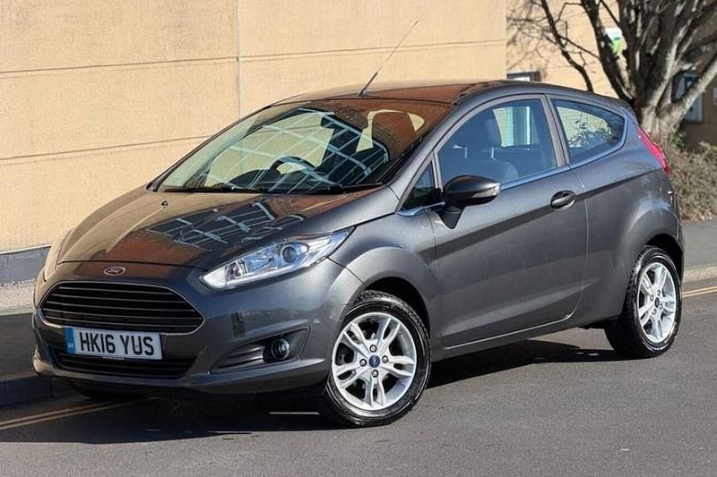 Used Ford Fiesta Zetec 100 HP (73 kW) 2016 Grey Hatchback