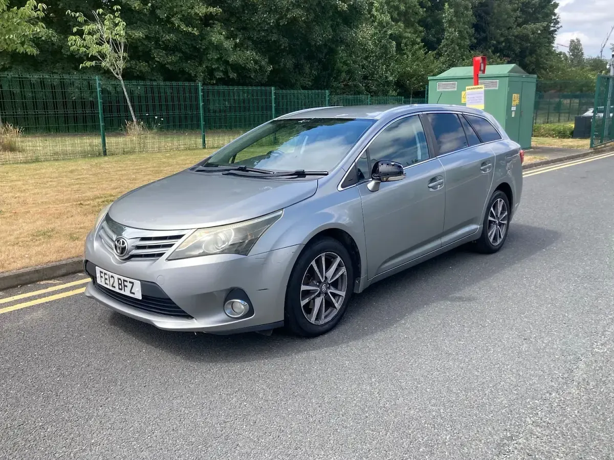 Used Toyota Avensis 124 HP (91 kW) 2012 Grey Estate
