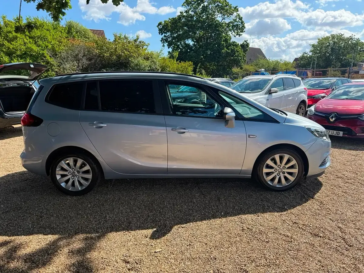Used Vauxhall Zafira Design Edition 2017 Silver MPV