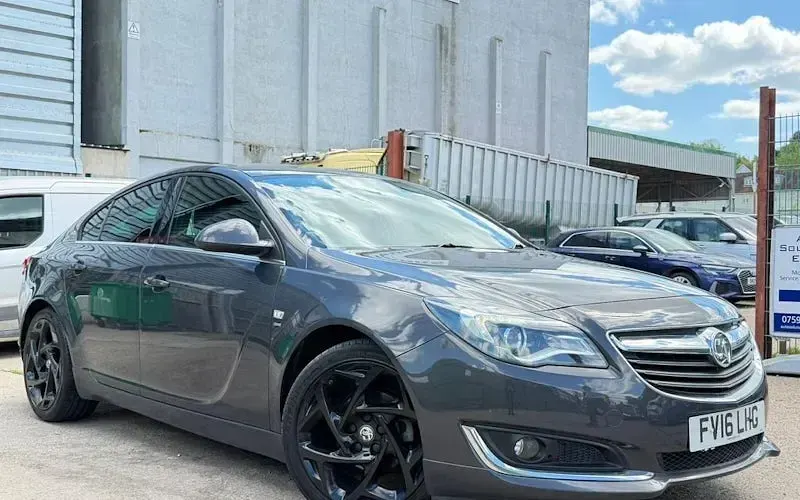 Used Vauxhall Insignia SRi 170 HP (125 kW) 2016 Hatchback