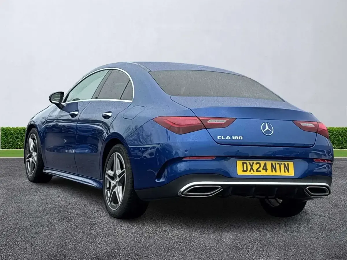 Begagnad Mercedes CLA180 Executive 2024 Blå Sedan