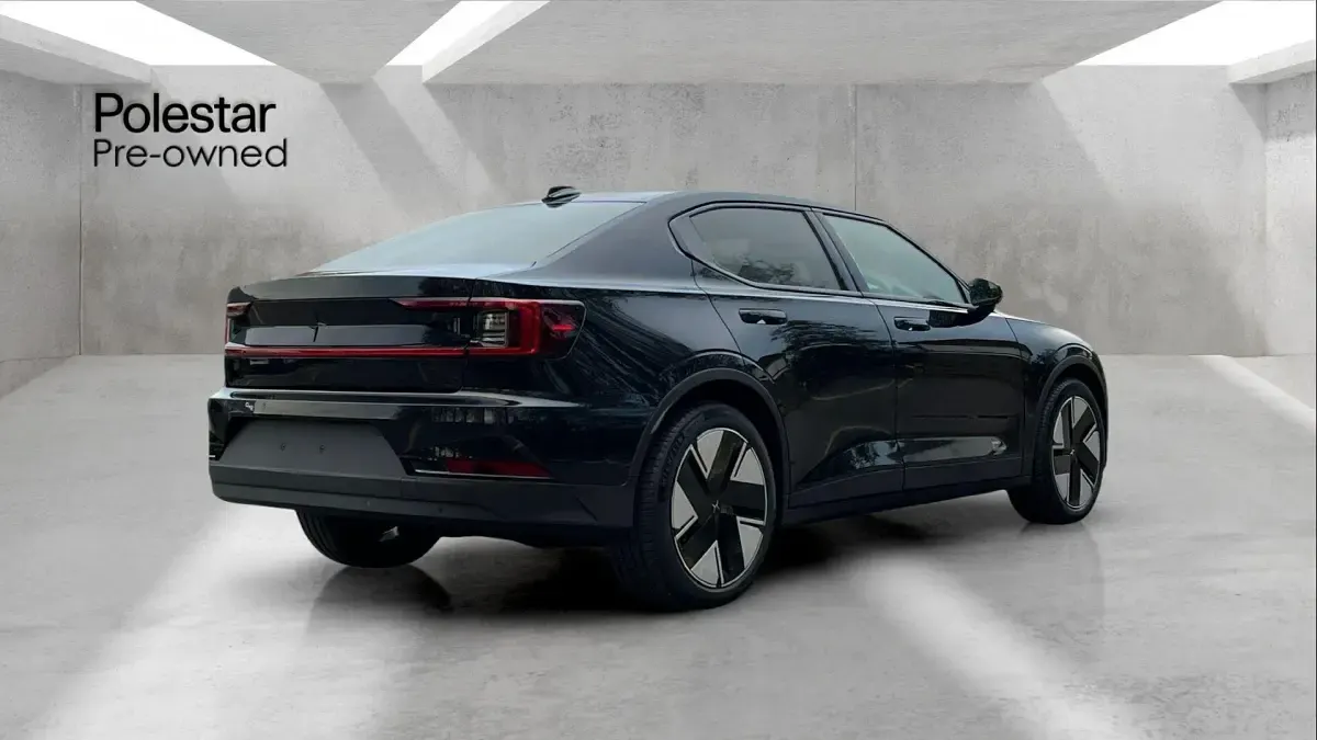 Begagnad Polestar 2 Long Range Single Motor 219 kW (299 HK) 2026 Svart Halvkombi