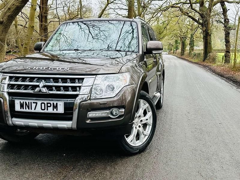 Used Mitsubishi Shogun 187 HP (137 kW) 2017 Brown SUV