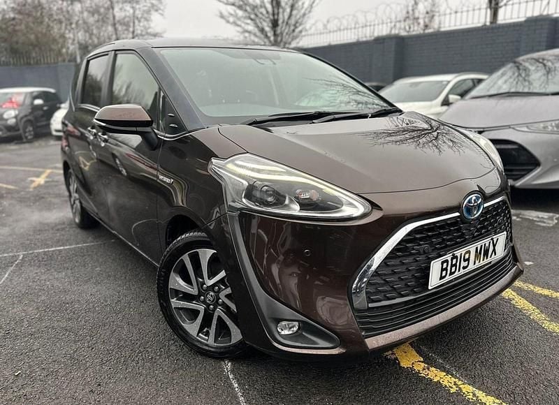 Used Toyota Sienta 2025 Brown MPV