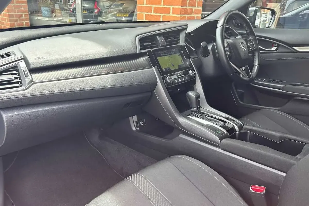 Used Honda Civic Sport 182 HP (133 kW) 2018 Polished metal Hatchback