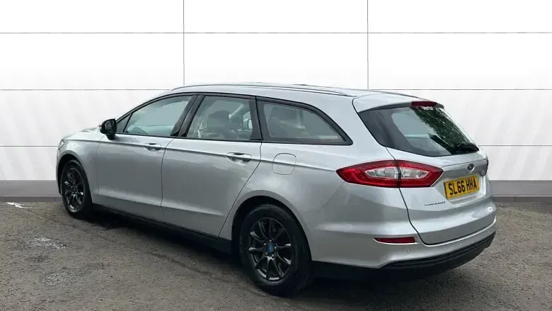 Usado Ford Mondeo Style 120 HP (88 kW) 2016 Prateado Carrinha
