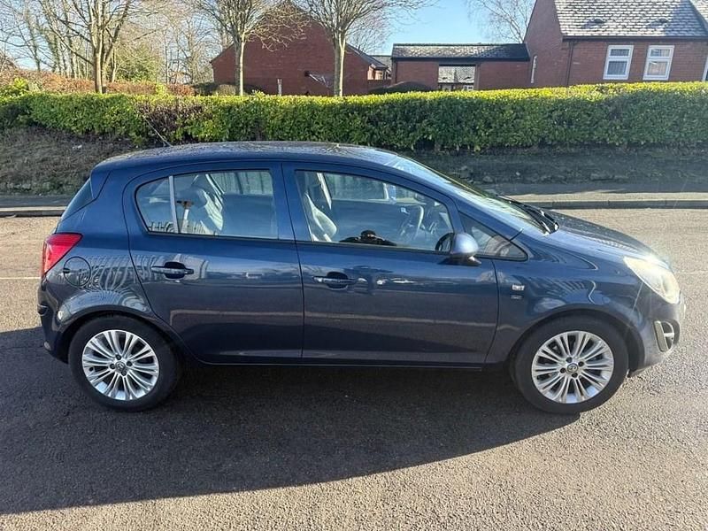 Used Vauxhall Corsa 100 HP (73 kW) 2013 Blue Hatchback