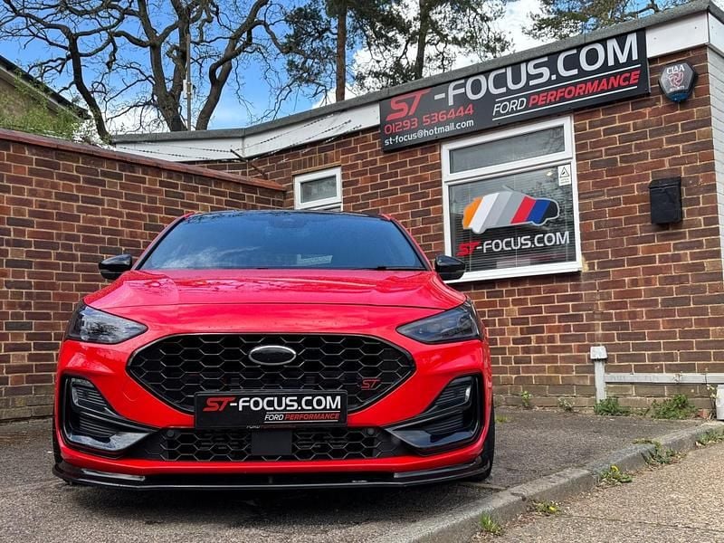 Used Ford Focus ST 2023 Red Hatchback