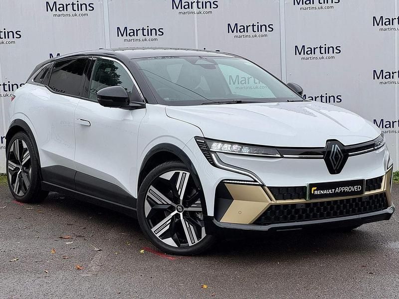 White Used 2024 Renault Megane E-Tech Iconic Hatchback | £21,262 (Fair price) - Image 1/1