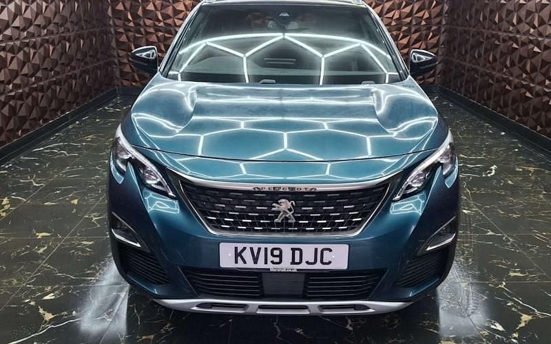 Used Peugeot 5008 GT-line 131 HP (96 kW) 2019 Green Estate