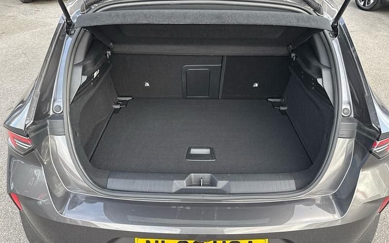 Used Vauxhall Astra 131 HP (96 kW) 2025 Hatchback