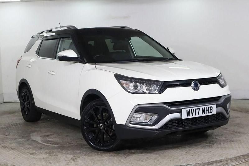 White Used 2017 Ssangyong (KGM) XLV SUV | £6,175 - Image 1/4