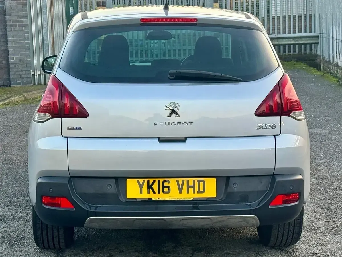 Gebraucht Peugeot 3008 Active 2016 Silber Kleinwagen