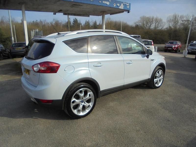 Used Ford Kuga Titanium 163 HP (119 kW) 2011 White SUV