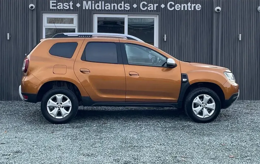 Used Dacia Duster Comfort 115 HP (84 kW) 2018 Orange Hatchback