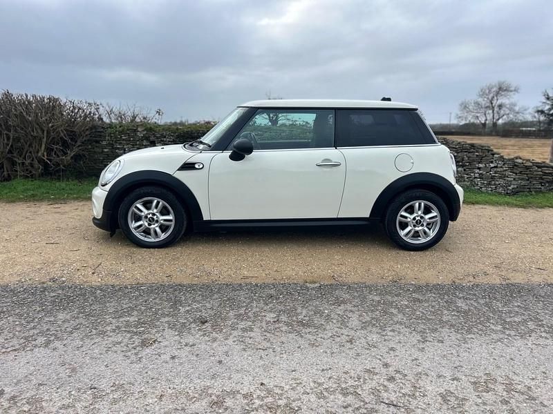 Used Mini One D Hatch 90 HP (66 kW) 2013 White Hatchback
