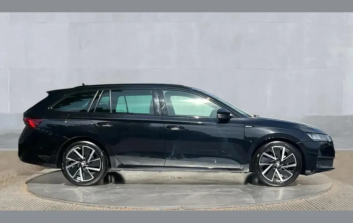 Used Skoda Octavia SportLine 147 HP (108 kW) 2025 Black Estate