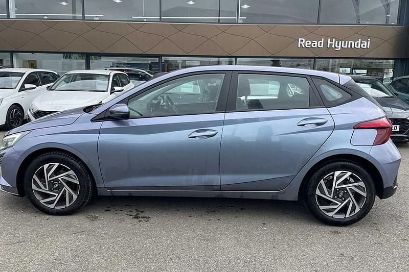 Used Hyundai i20 Advanced 100 HP (73 kW) 2024 Meta blue Hatchback