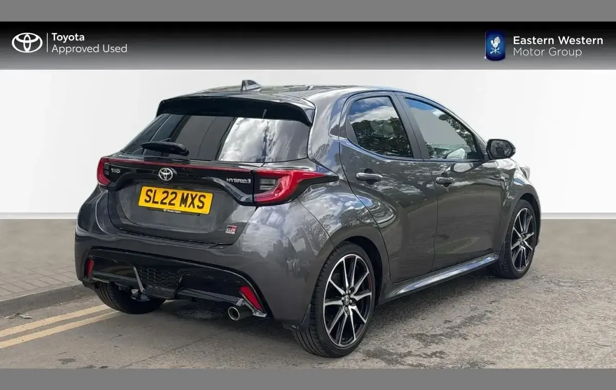 Used Toyota Yaris Sport 113 HP (83 kW) 2022 Grey Hatchback