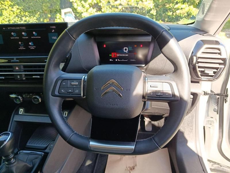 Used Citroën C4 PureTech 127 HP (93 kW) 2022 White Hatchback