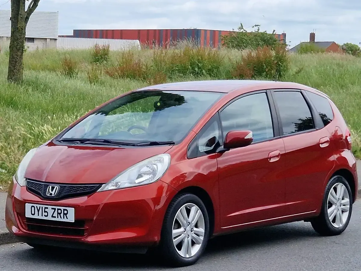 Used Honda Jazz ES 2015 Red Hatchback