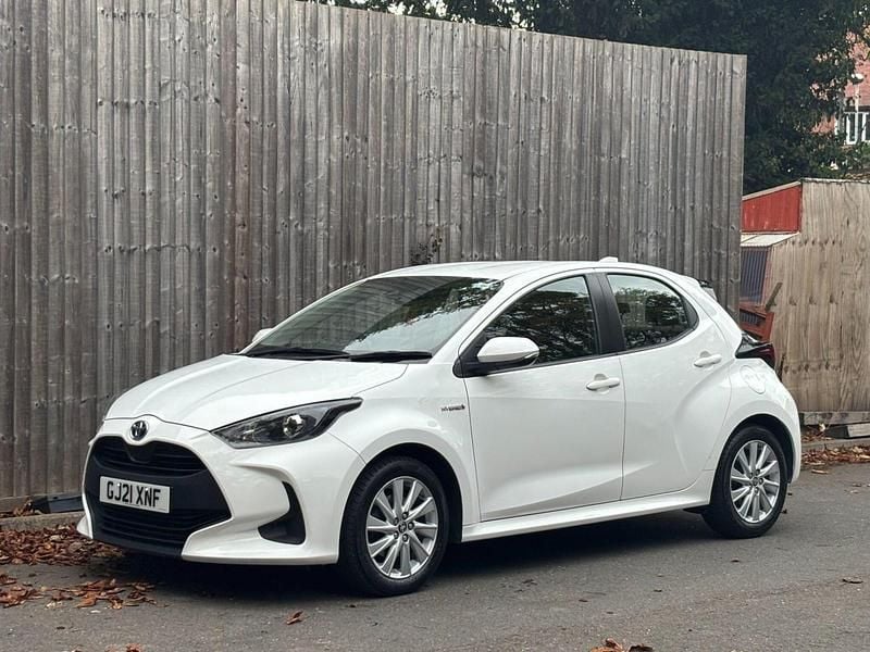 Used Toyota Yaris Hybrid 2021 White Hatchback