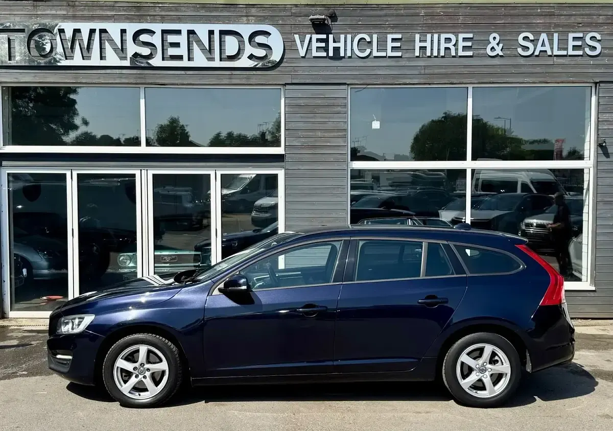 Used Volvo V60 Business Edition 2018 Blue Estate