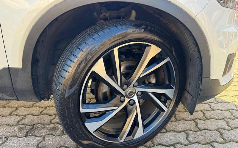 Used Volvo XC40 R-Design Pro 190 HP (139 kW) 2019 White SUV