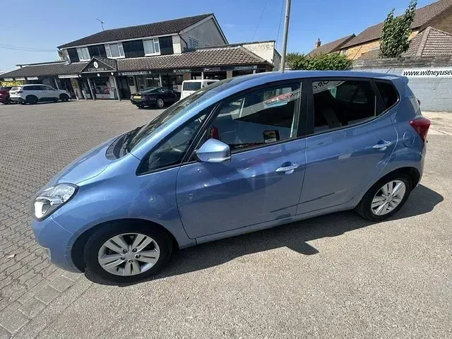 Used Hyundai ix20 Style 123 HP (90 kW) 2013 Blue Hatchback