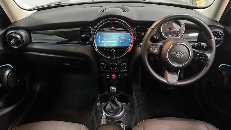 Used Mini Cooper Classic 134 HP (98 kW) 2022 Green Hatchback